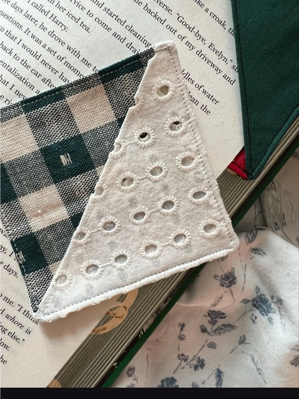 Handmade Green Gingham Eyelet Red Heart Corner Bookmark Set